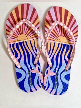 Vera Bradley "Aloha Blooms" Sun Waves Fish print sandals women’s Size 10
